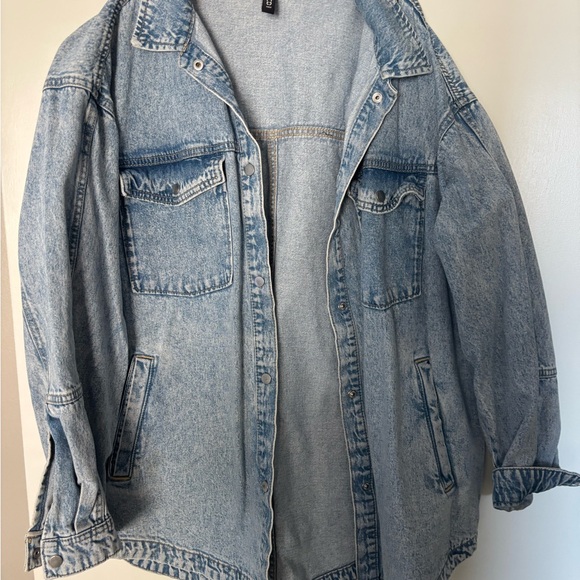 H&M Light Blue Denim Jacket - DIVIDED - Picture 2 of 4
